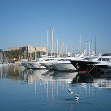 Place de port à Port Vauban